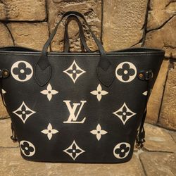 Louis Vuitton Neverfull MM Tote Bag