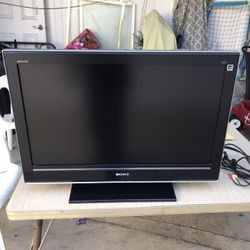 Sony 32”  Bravia XBR LCD Flat Panel HDTV 