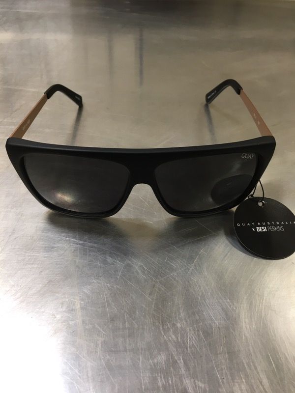 QUAY AUSTRALIA X DESI PERKINS ON THE LOW OTL II 2 SUNGLASSES / SUN GLASSES .