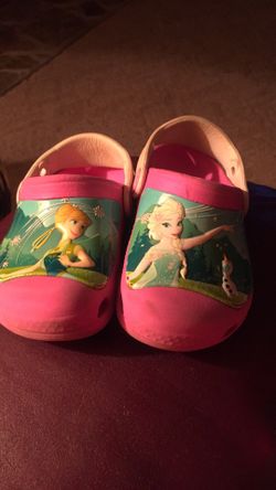 Girls frozen crocs