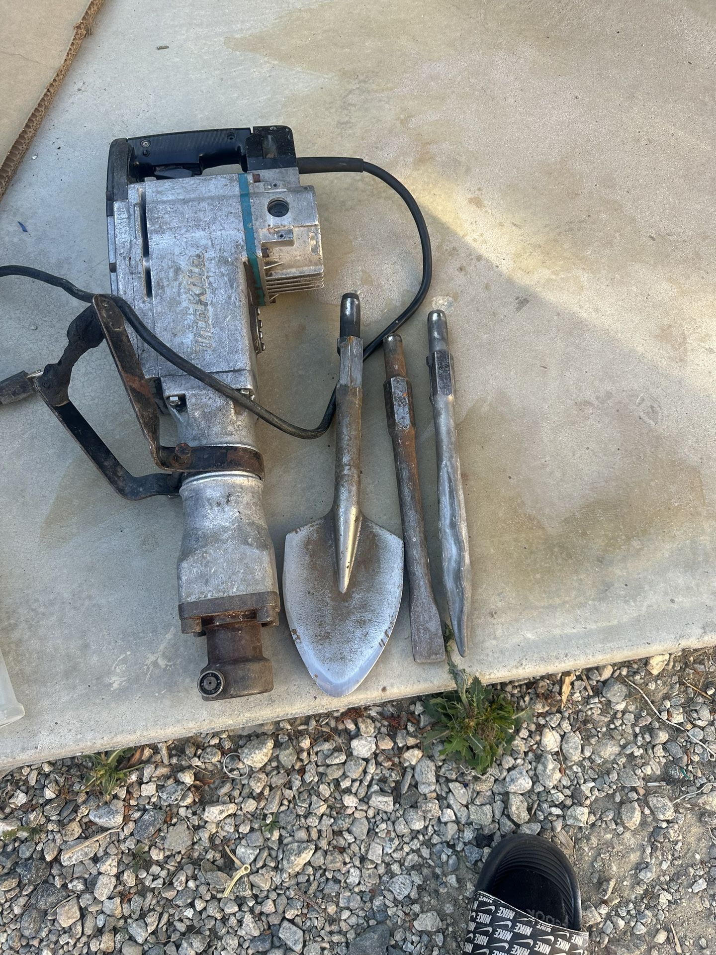 Makita Jack Hammer