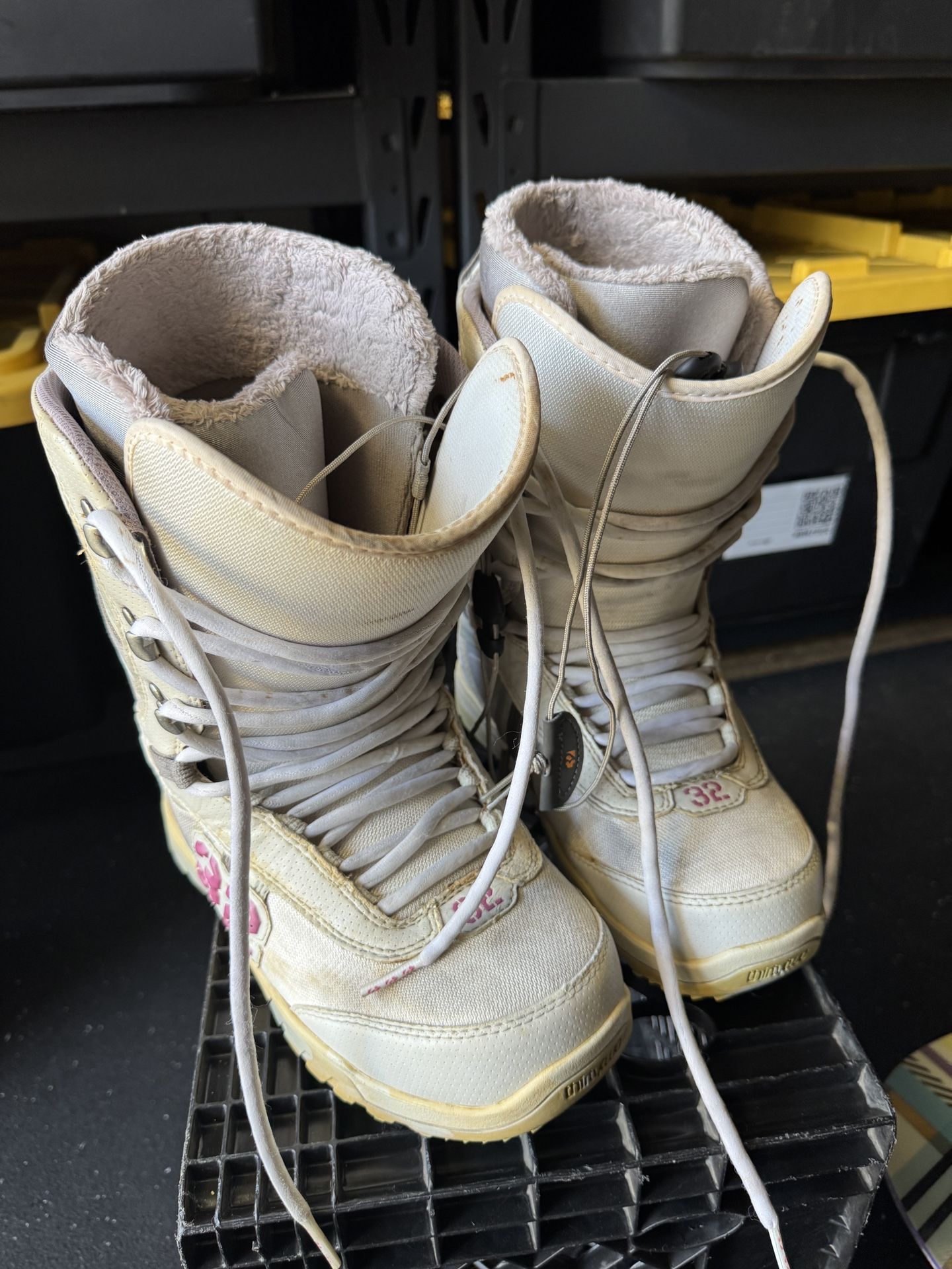 Women’s Snowboard Boot Size 7.5