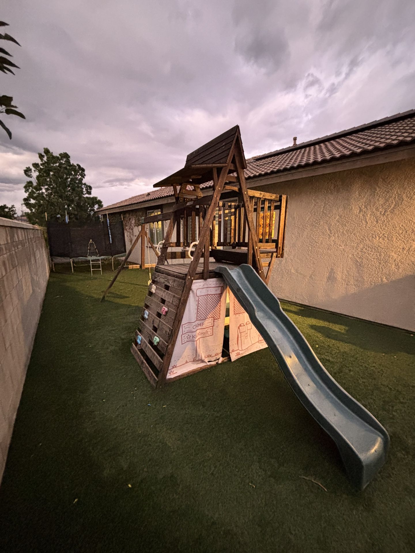 Playground/swing Set