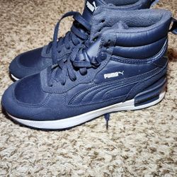 Size 8.5 Boys/Mens Puma Sneakers