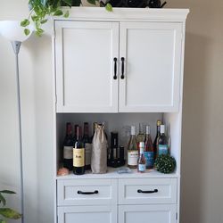 Bar cabinet
