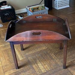 Coffee Table With Extendable Wings