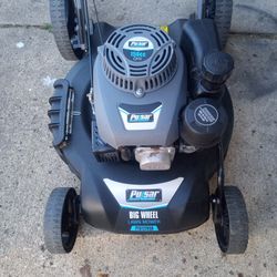 Pulsar Light Weight Push Lawnmower 