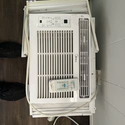 Window AC Unit 