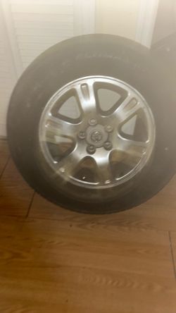 Toyota Highlander wheels and tires