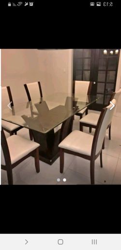 New 7pc. Dining table set