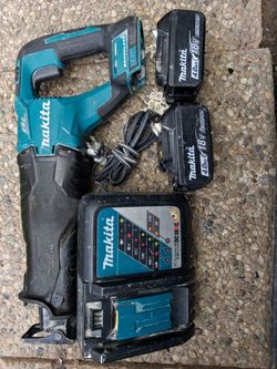 Makita BARE 18V XRJ05 Reciprocating Saw, 2) BL1840B 4.0 Ah Battery, Charger