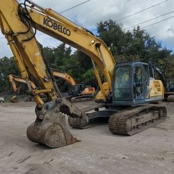 Kobelco 210 Excavator - 48,000lbs