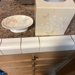 Vintage Bath Accessories 