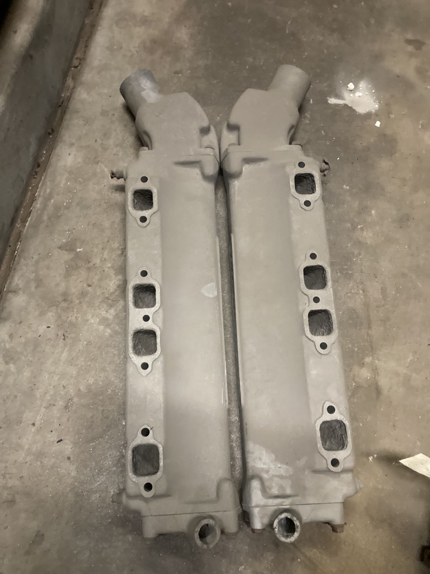 Small Block Chevy Interceptor Exhaust Manifolds 
