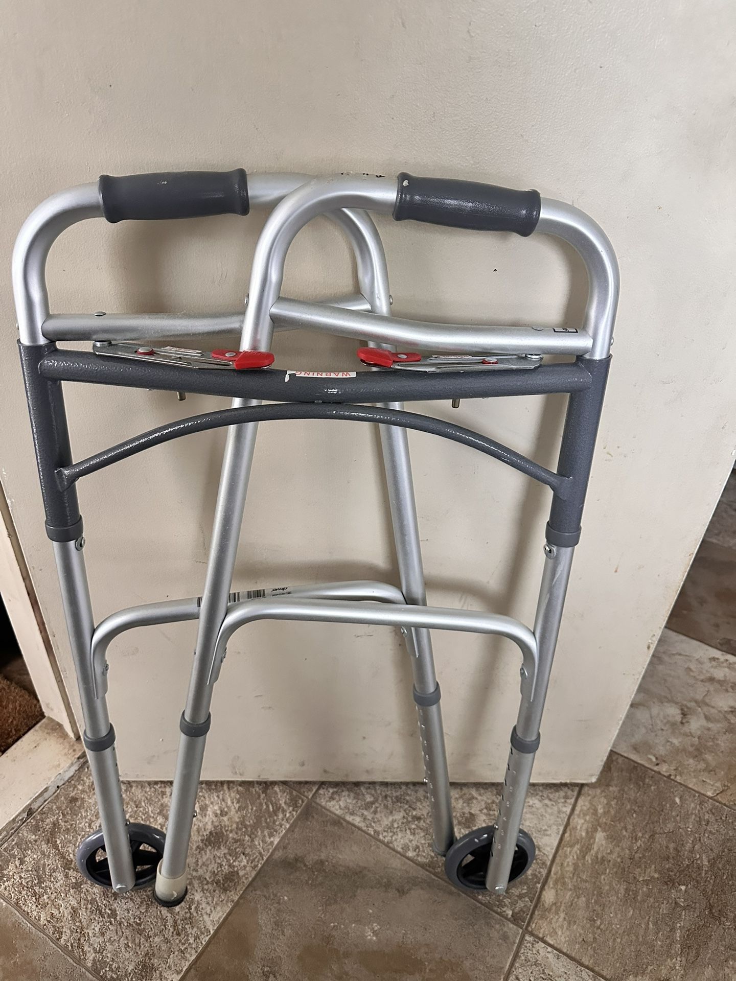 FREE FOLDABLE WALKER