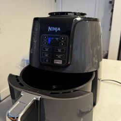 NINJA AIR FRYER (Like New) 