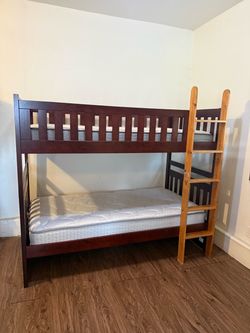 Bunk Beds - Twin & Twin