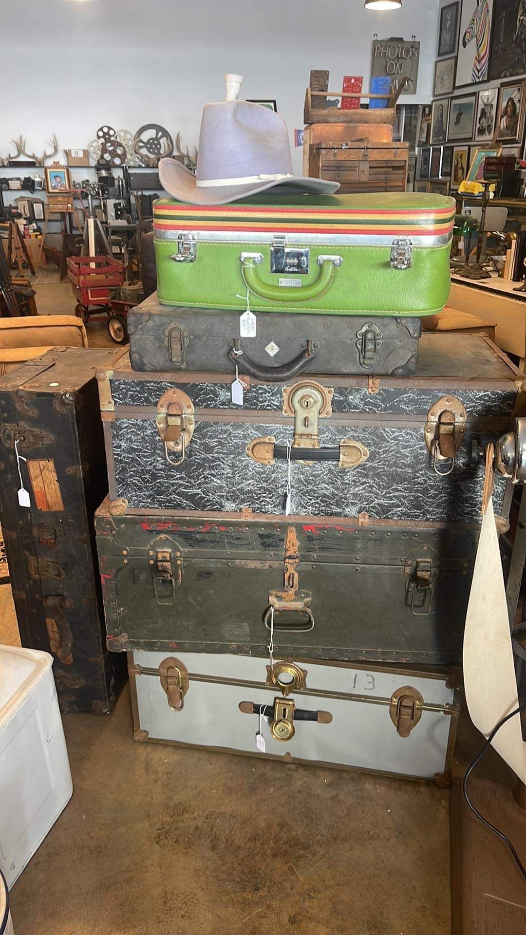 Extravaganza pre-holiday sale