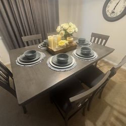 Luxury Dining Table 
