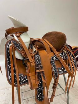 Montura charra de cuero lasser
