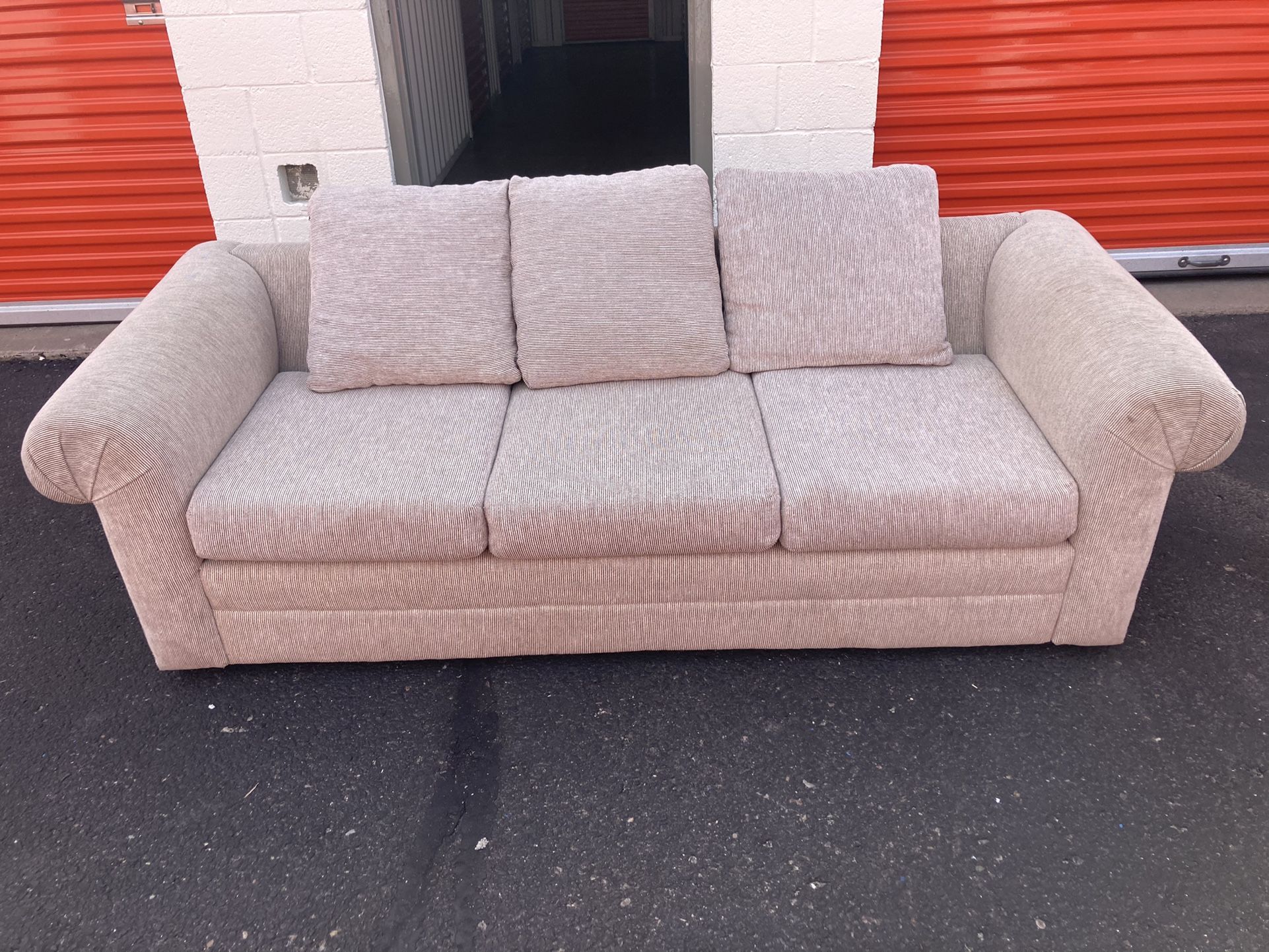 Slightly Used Couch FREE DELIVERY for Sale in Scottsdale, AZ OfferUp