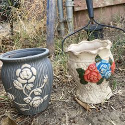 A pair of flower pot