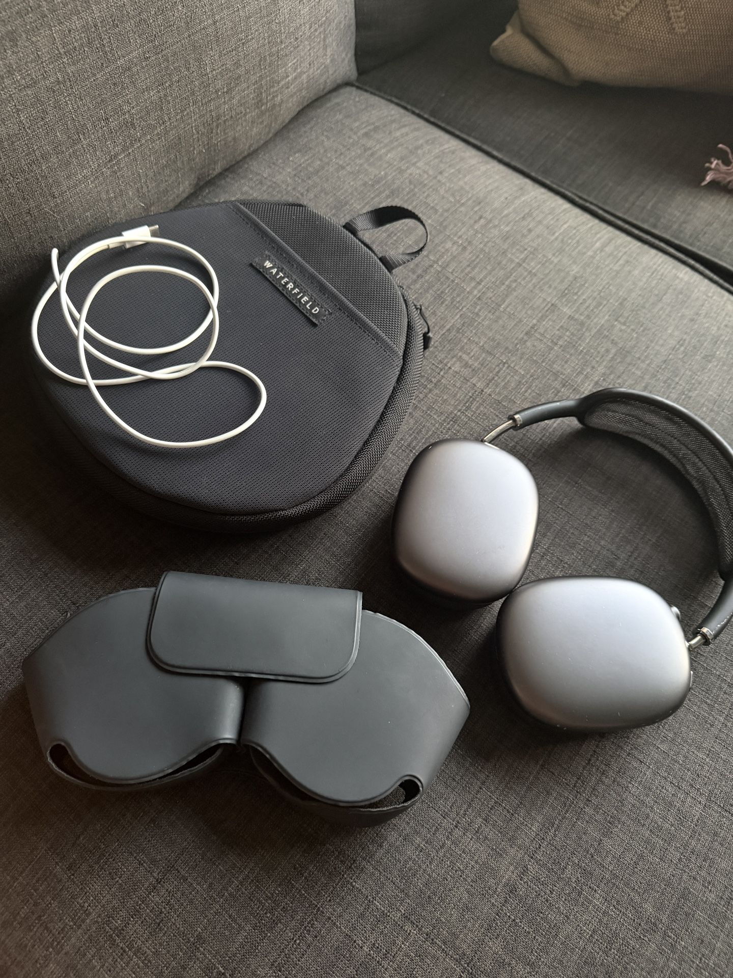 Apple AirPods Max (A2096) in Space Gray