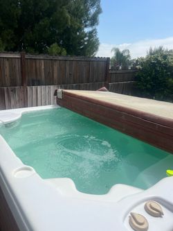 Hot tub for sale