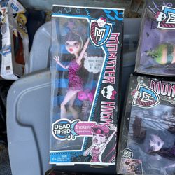 Monster High Dead Tired Draculaura 