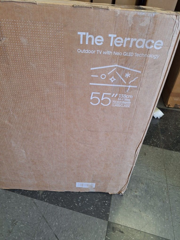 SAMSUNG 55"INCH THE TERRANCE QLED 4K LSTD OUTDOOR TV. 