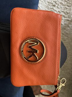 Micheal Kors Wristlet Purse