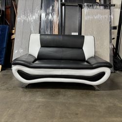 Couch 🛋️ $149