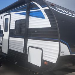 Used 2022 Prowler 303bh Bunk House