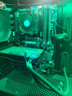 Powercharge pc everything works perfecly fine just needs to be cleand because of dust.