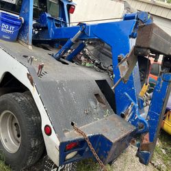 04 F350 Wrecker Parts Only 