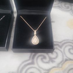 10K GOLD DIAMOND NECKLACE 