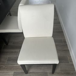 Set Of 4 Chairs 