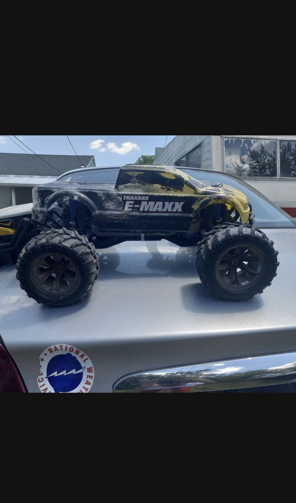 Traxxas E-MAXX 