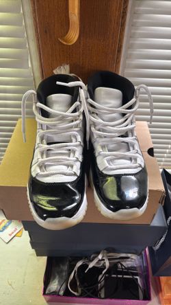 Jordans 11 size 8