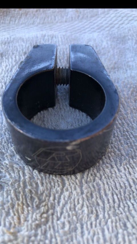 REDLINE MID SCHOOL SEAT CLAMP 