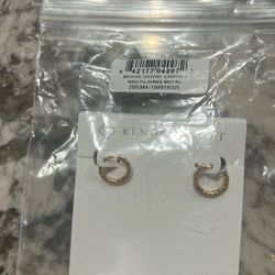 Kendra Scott Maggie Huggie Earrings