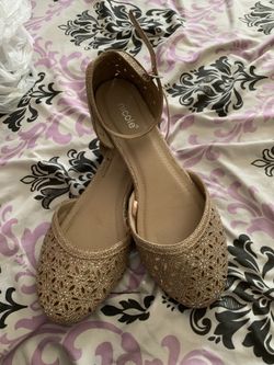 Women’s flats
