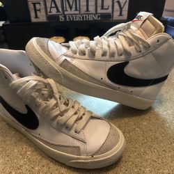 Nike Blazer 77 8.5 - 9 