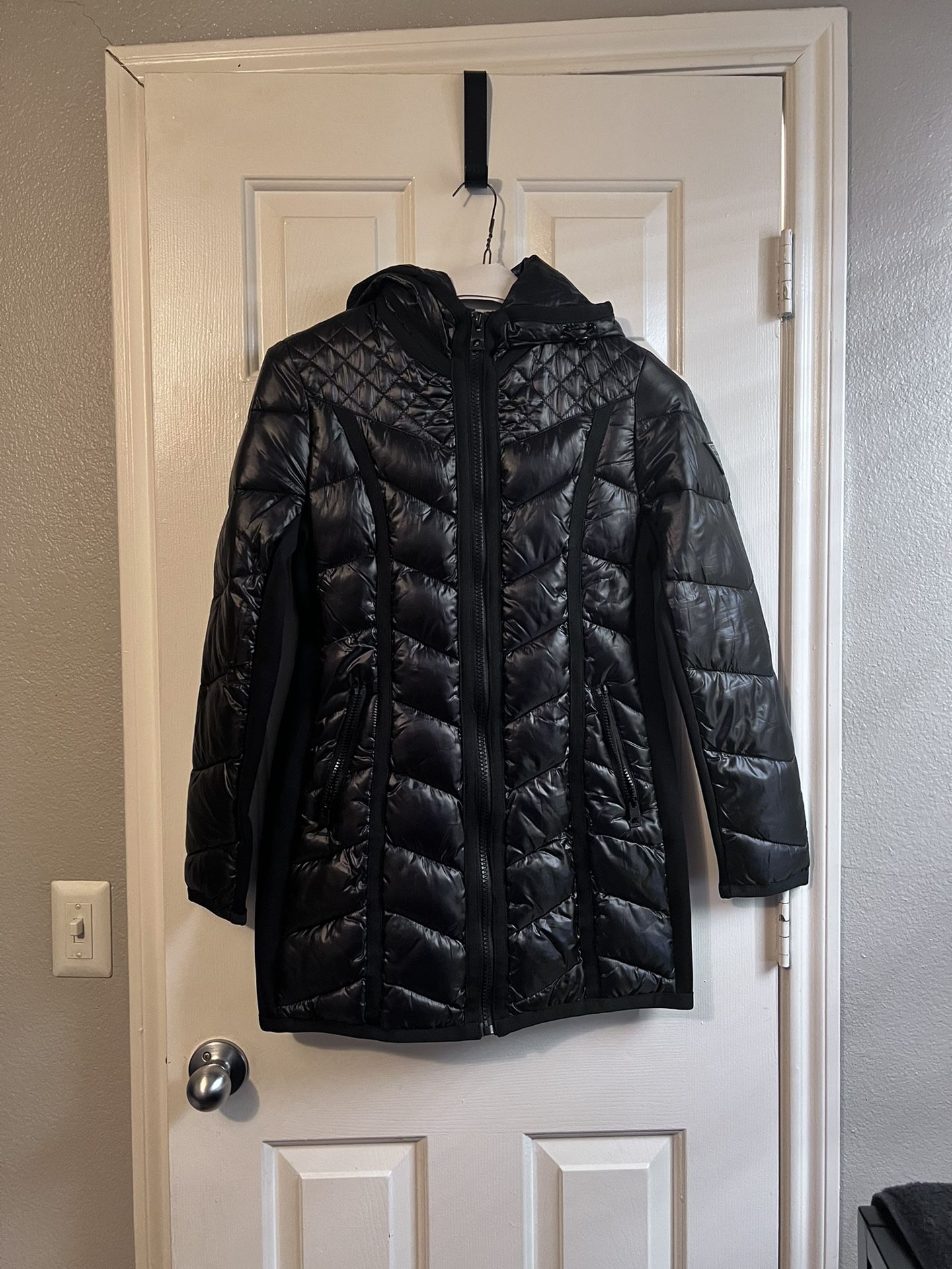 Guess Jacket With Hoodie Size Small