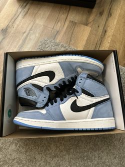 Air Jordan 1 University Blue