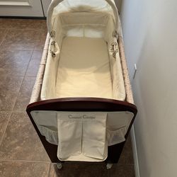 Wooden Bassinet In Excellent Condition 