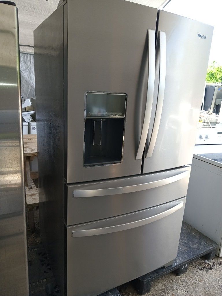 Whirlpool Refrigerator Stainless Steel Everything Works Good 👍