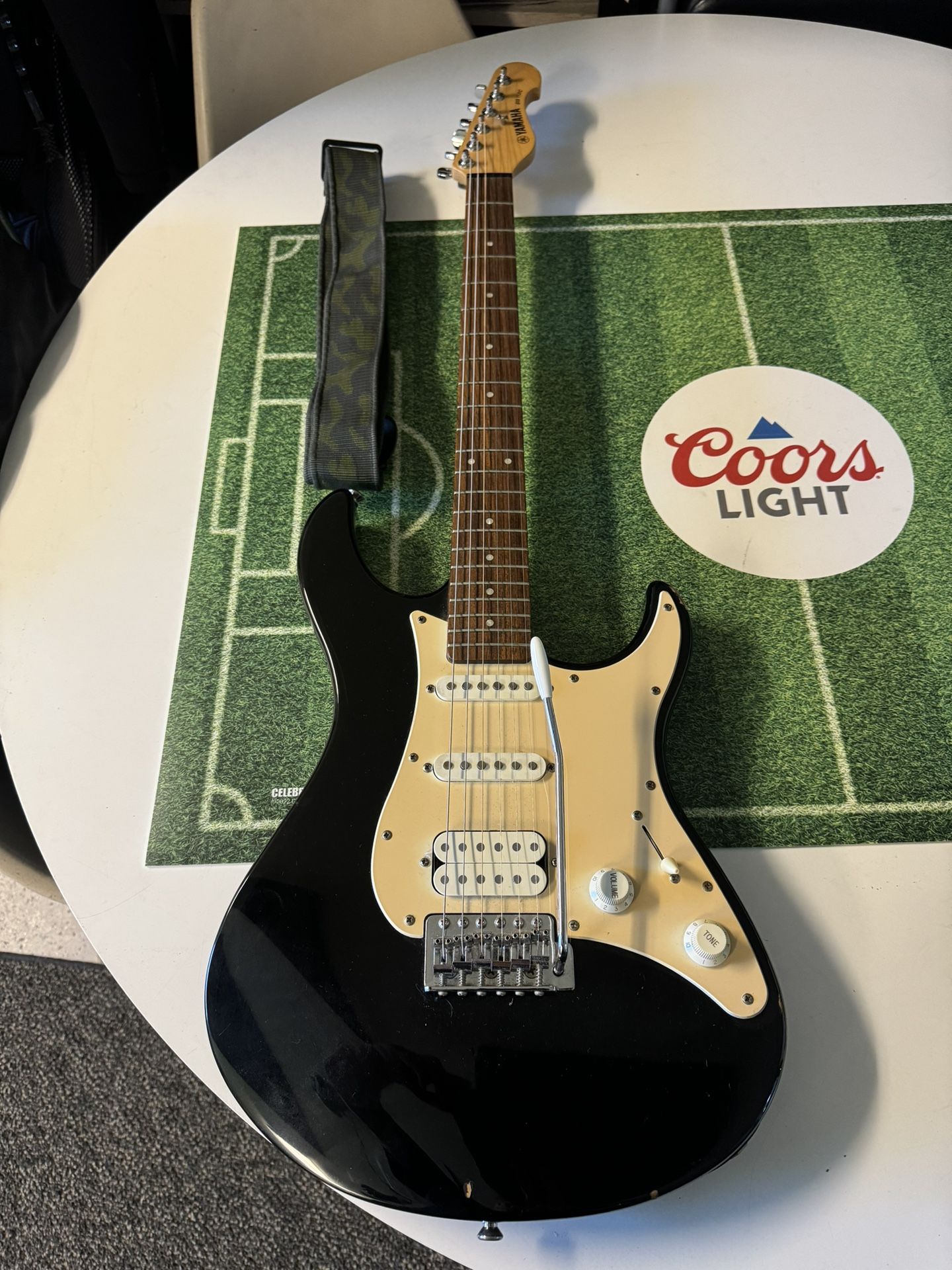 Yamaha EG 112C Electric Guitar