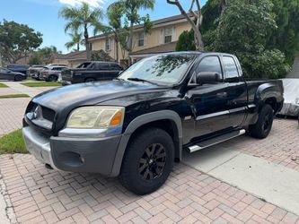 2006 Mitsubishi Raider