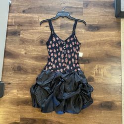 Brand New Woman’s Forever 21 brand Black Floral Dress Up For Sale